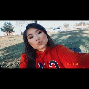 Meet your Posher, Edith